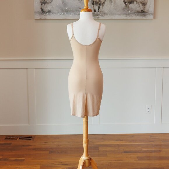 Skims - Picture 8 of 9